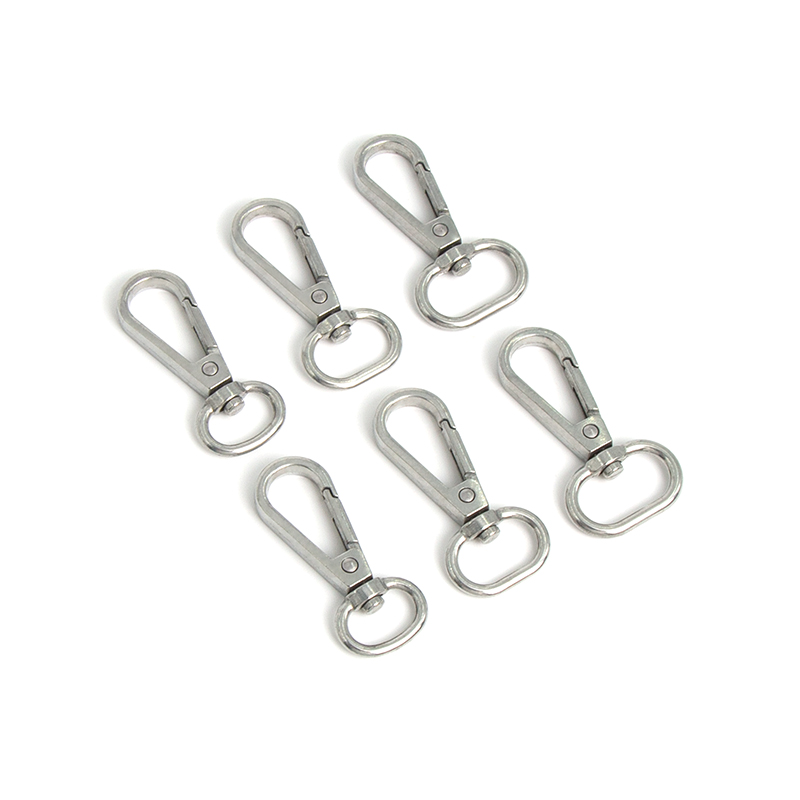 How is the applicability of zinc alloy die-cast bag accessories in outdoor products?
